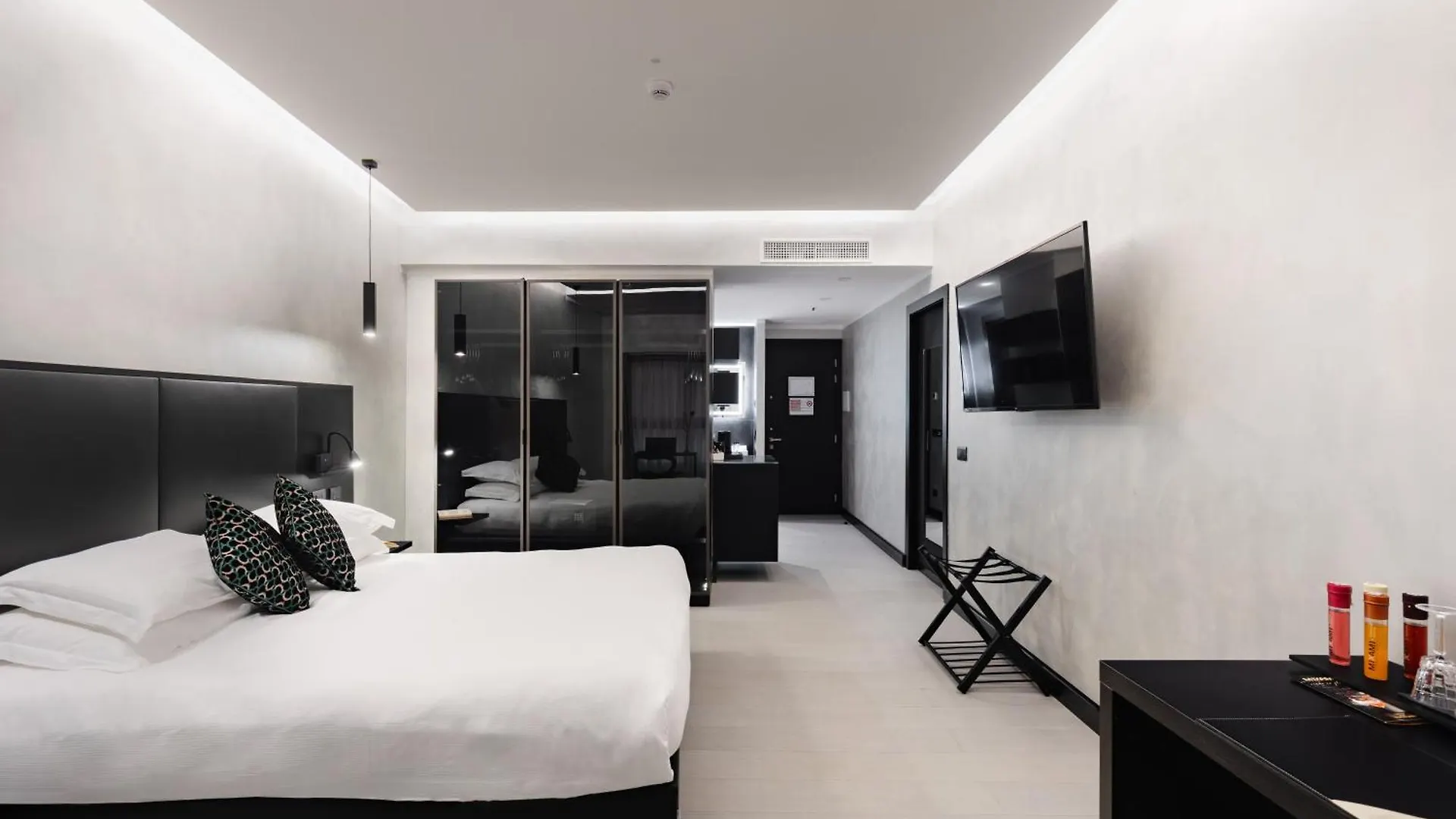 Dream Suite Trevi Рим 0*,