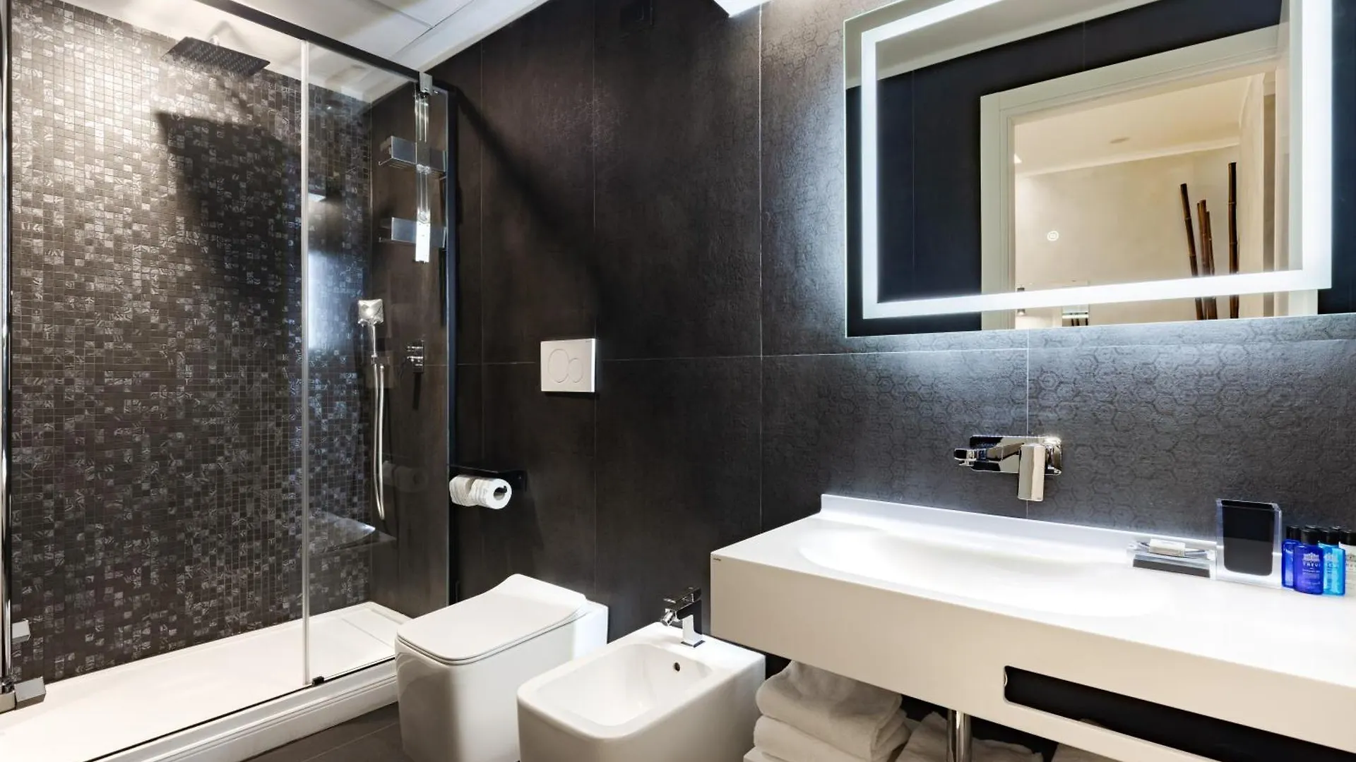 Dream Suite Trevi Рим 0*,